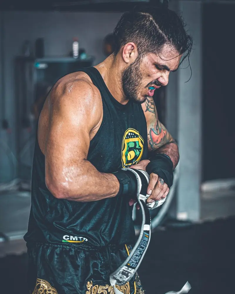 Kevem concentrado durante o treino
