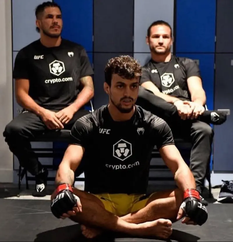 Kevem com lutadores do UFC nos bastidores