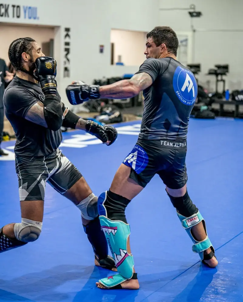 Kevem em sparring de muay thai