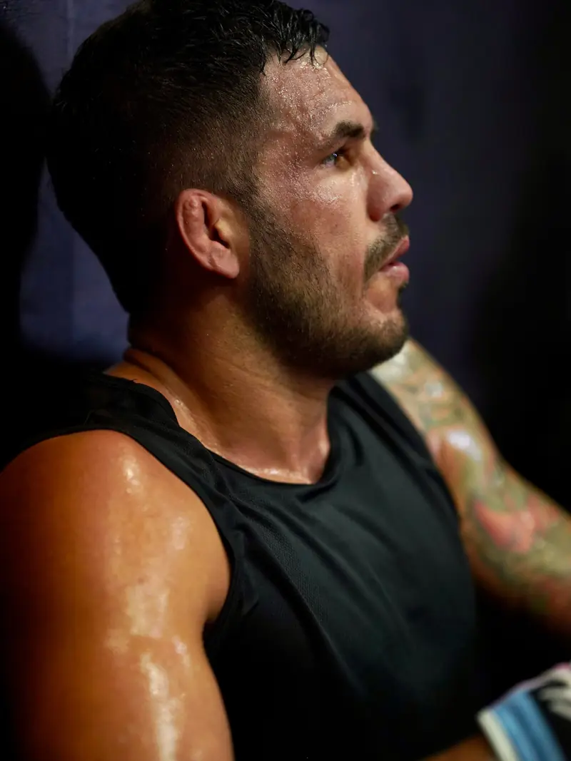 Kevem concentrado, suado depois do treino
