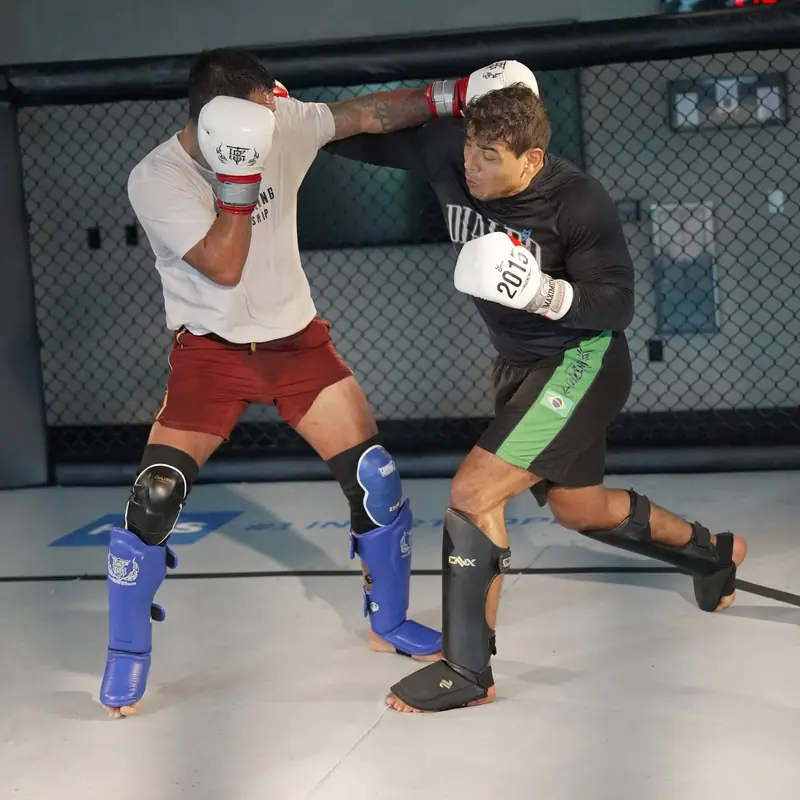 Kevem em sparring no cage
