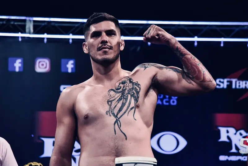 Kevem mostra a forma no palco do SFT